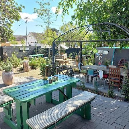 كيب تاون Suzies Huis Restaurant Bed And Breakfast المظهر الخارجي الصورة